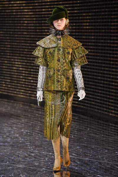 Look 34